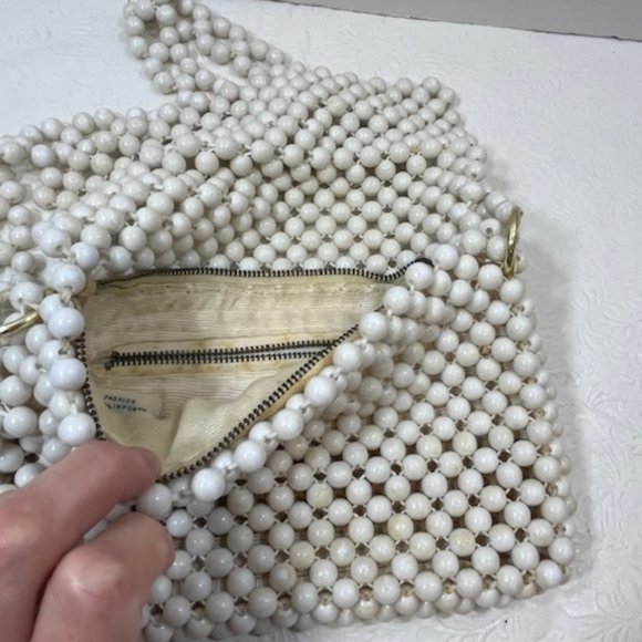 VTG White Beaded Fold Over Retro Shoulder Handbag Made in Japan 9"x6" - Picture 7 of 14
